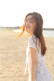 吃杨超越的乳液